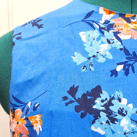 GAP Dress with Peach Flowers - Picture 3 of 5